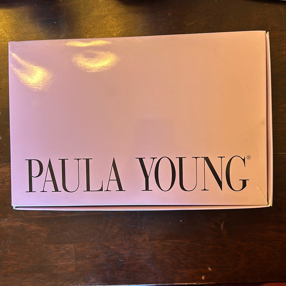 Paula Young Wig Denice A8990 A size AVG color 18/22 NWT/NIB